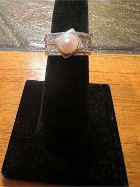 Vantel Pearls Sterling Silver Pearl Statement Ring in White Size 6